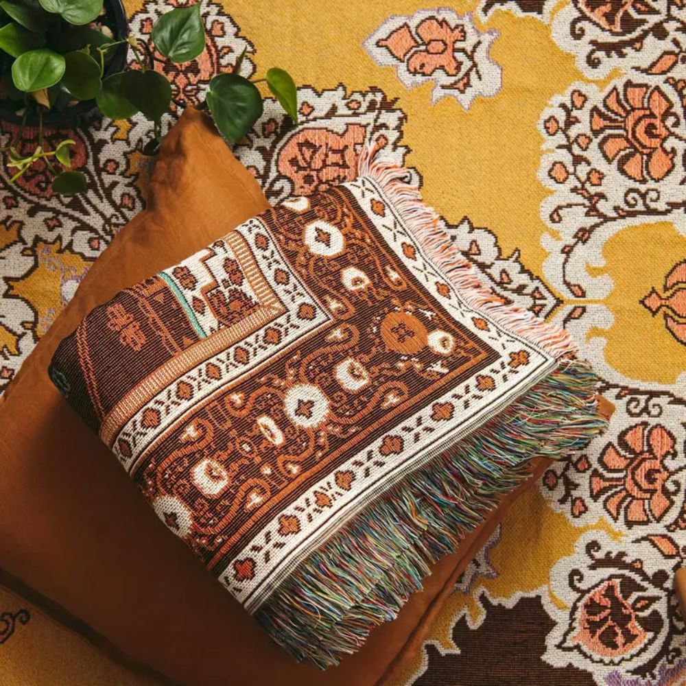 Cozy Artisan-Inspired Throw Blanket for Every Occasion