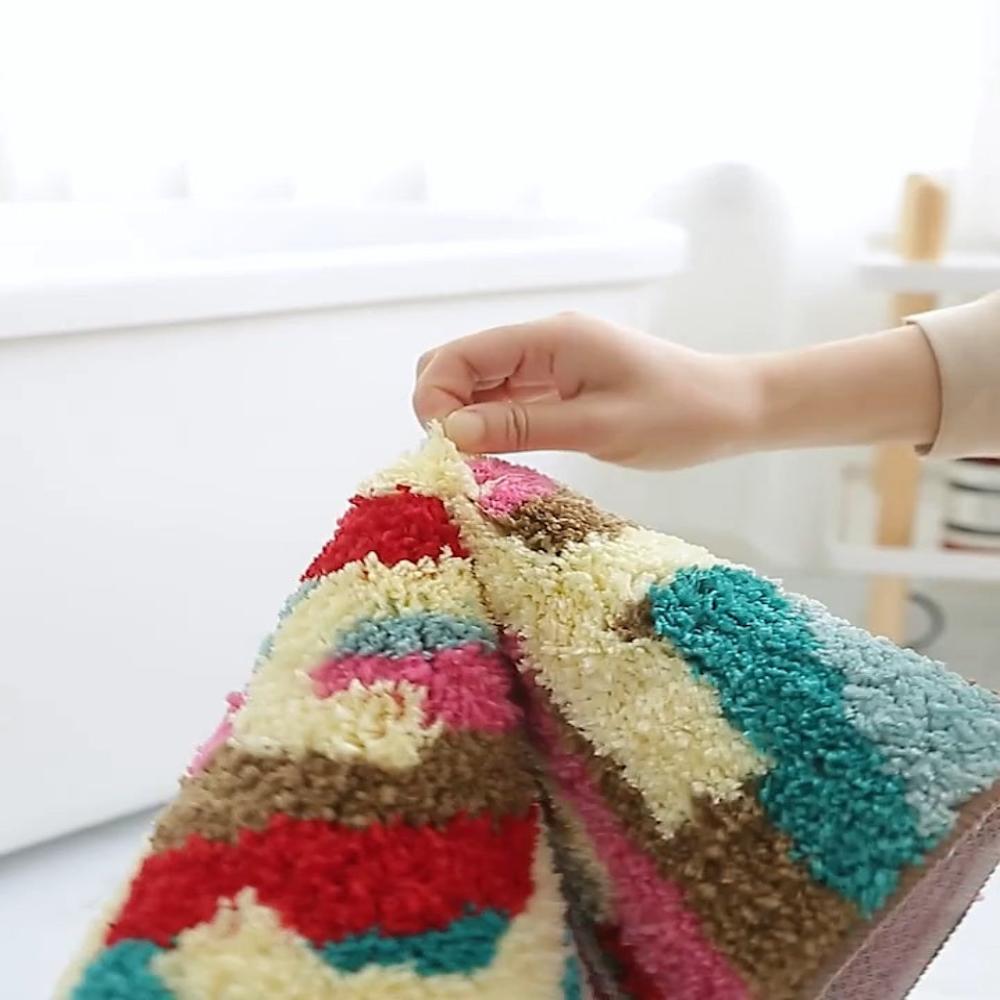 Luxurious Microfiber Bath Mat with Playful Design