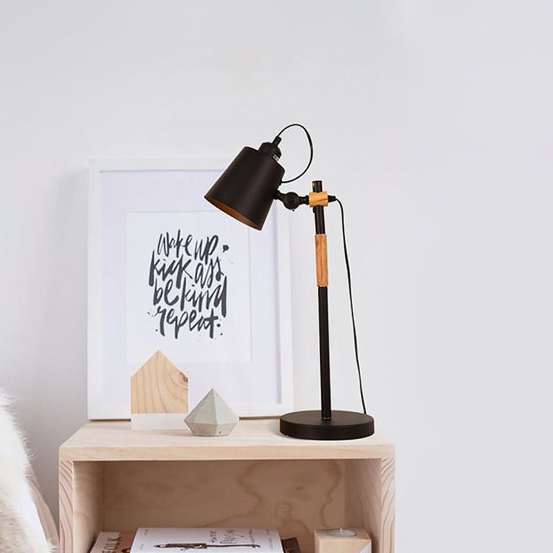 Retro Metal Desk Lamp with Foldable Design