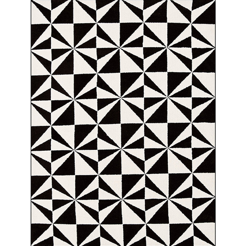 Geometric Triangle Pattern Area Rug in Black and White – Stain-Resistant Polyester