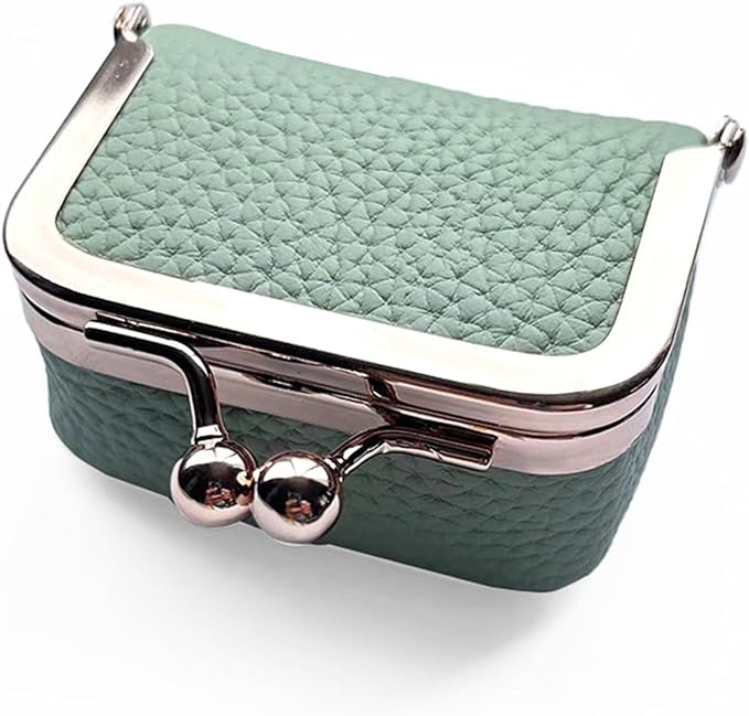 Glitzy Jewelry for On-the-Go Style