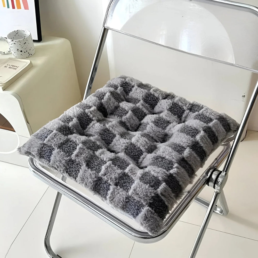 Plush Checkered Comfort Seat Cushion for Cozy Living