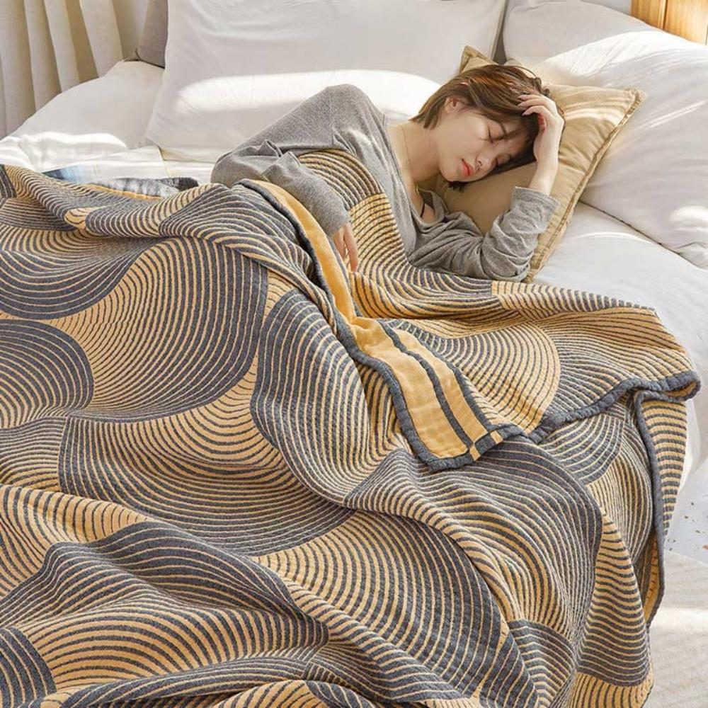 Luxurious 4-Layer Reversible Cotton Quilt for All Seasons