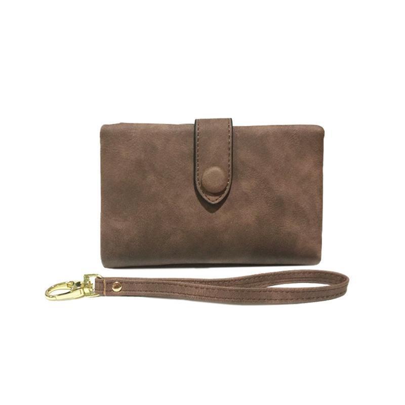 Compact Elegance: Women’s Trifold Wallet in Luxurious Leather