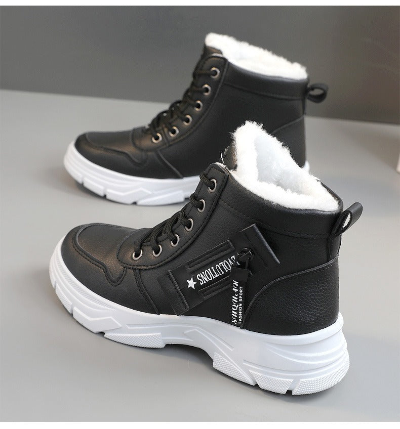 CozyStep - Stylish Insulated Footwear for Cold Weather