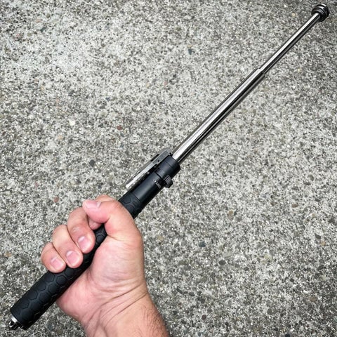Adjustable Steel Striking Tool with Automatic Extension