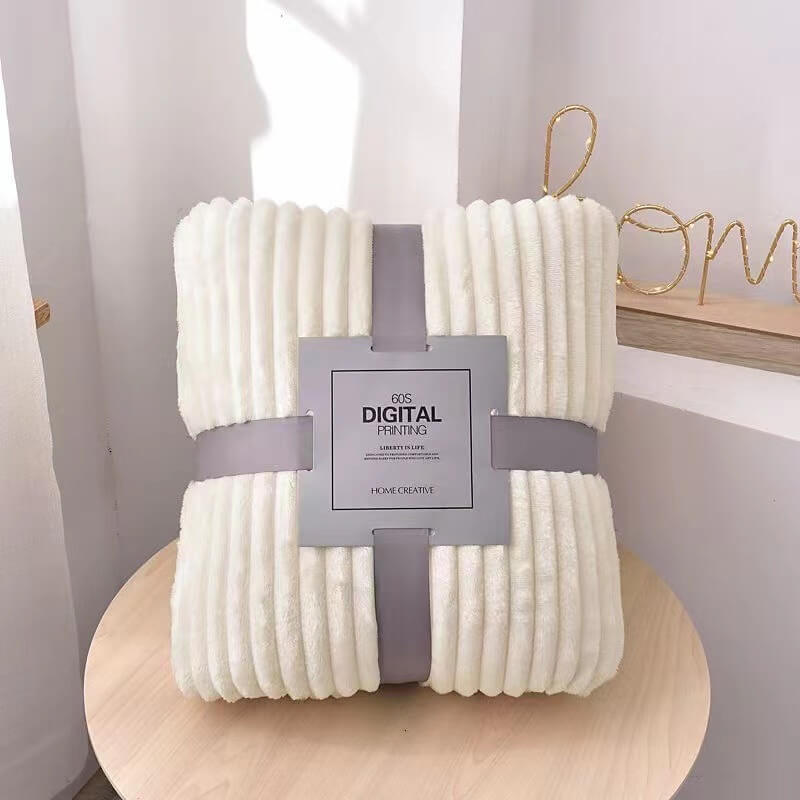 Cozy Fleece Blanket | Elegant Cover for Year-Round Comfort