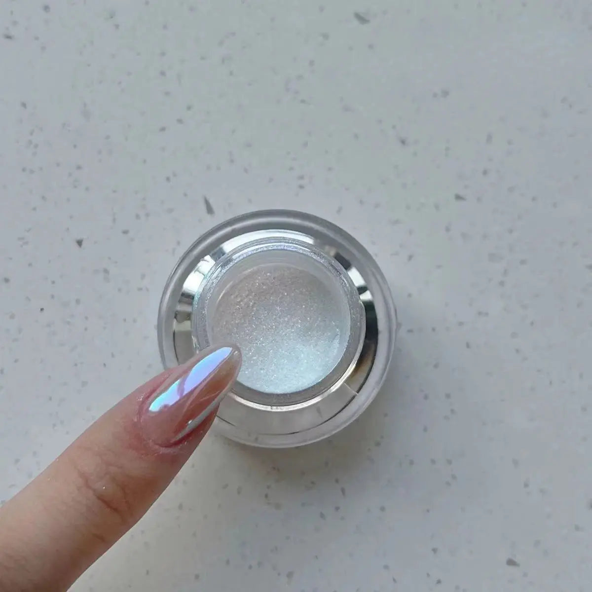 Mirror Effect for a Professional Look Anytime, Anywhere