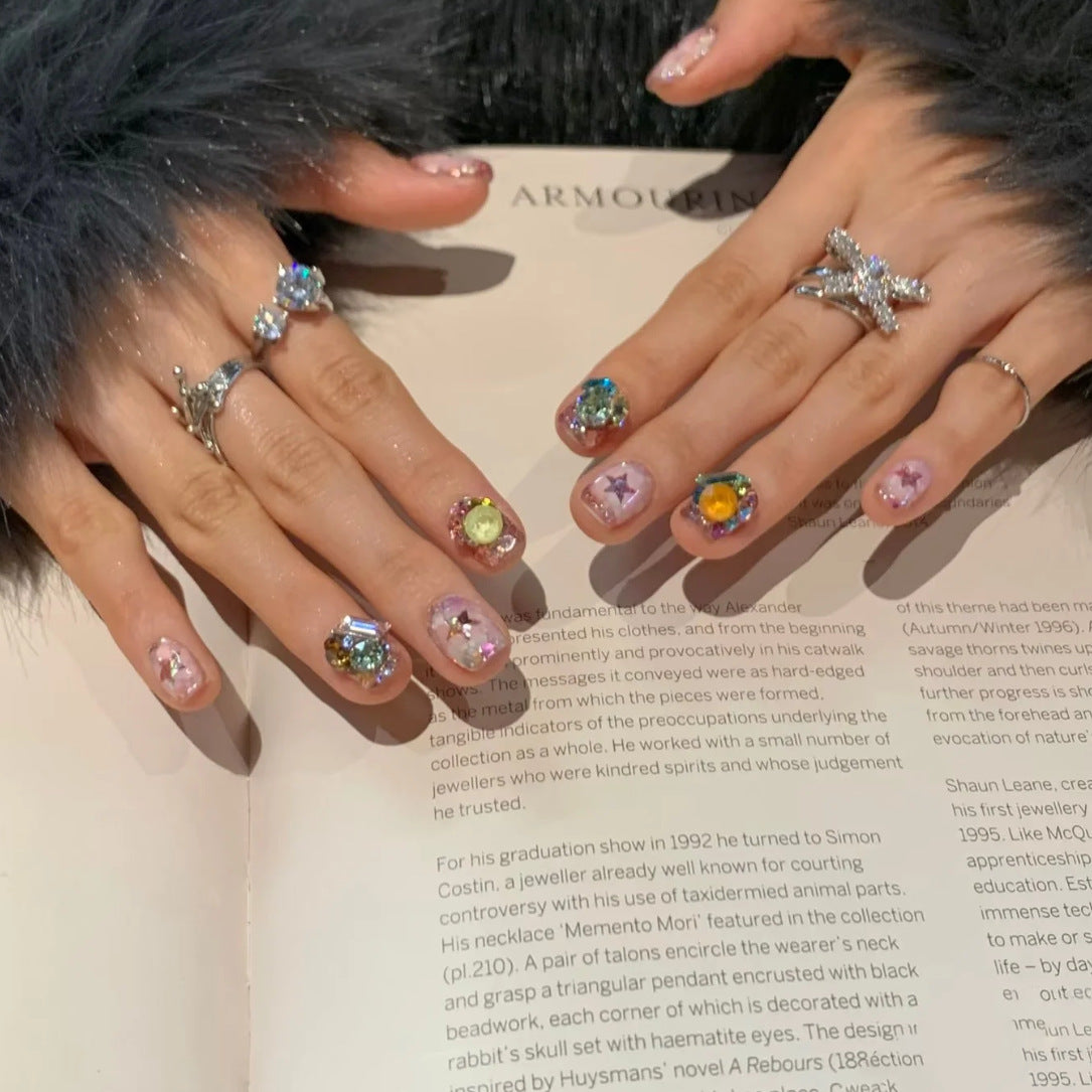 Press-On Nail Kit Featuring Gemstone Details