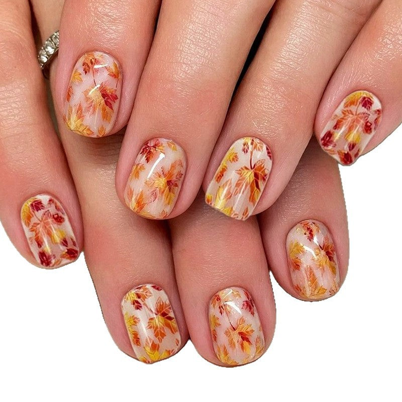 Leaf Pattern Nail Art Inspired by Autumn