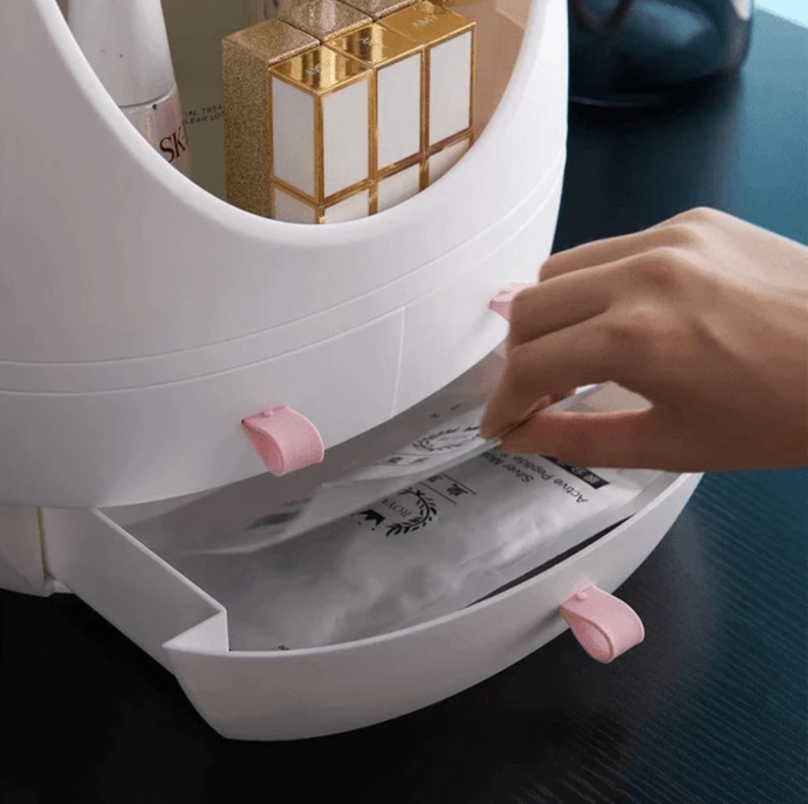 Illuminate Your Beauty: Elegant Makeup Organizer