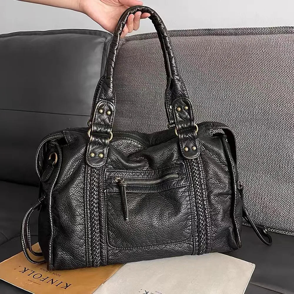 Black Tote Bag for School – Modern Practicality with Retro Elegance