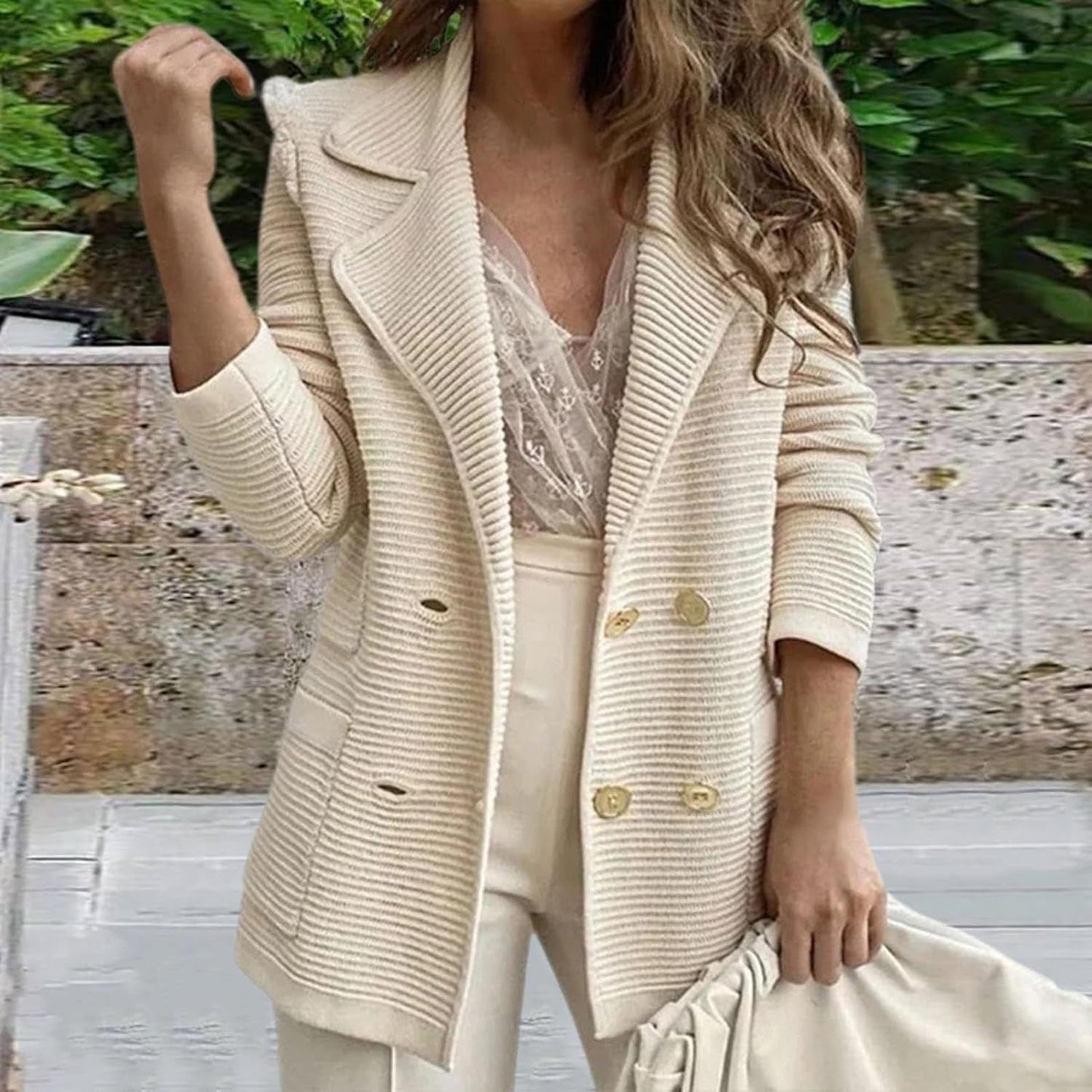 Chic & Timeless: Your Go-To Long Sleeve Blazer