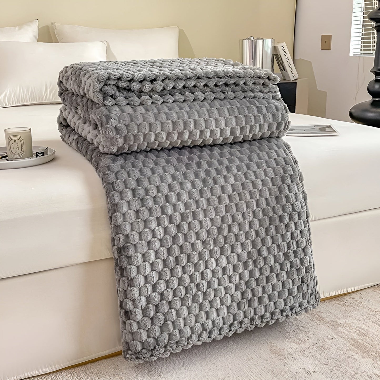 Super Soft and Warm Blanket for Couch and Bed