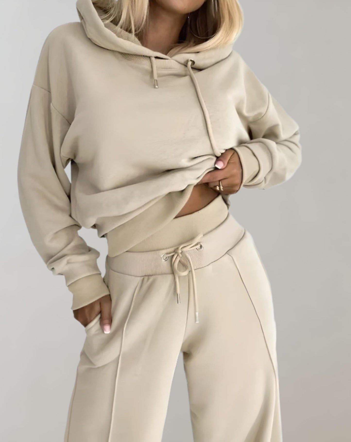 Comfortable Hoodie and Loose Pants Activewear Set for Stylish Training