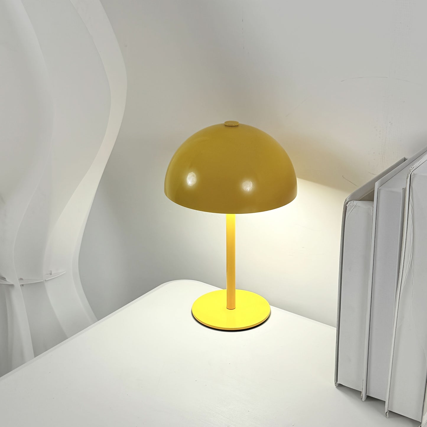 Wireless Touch-Controlled Table Lamp