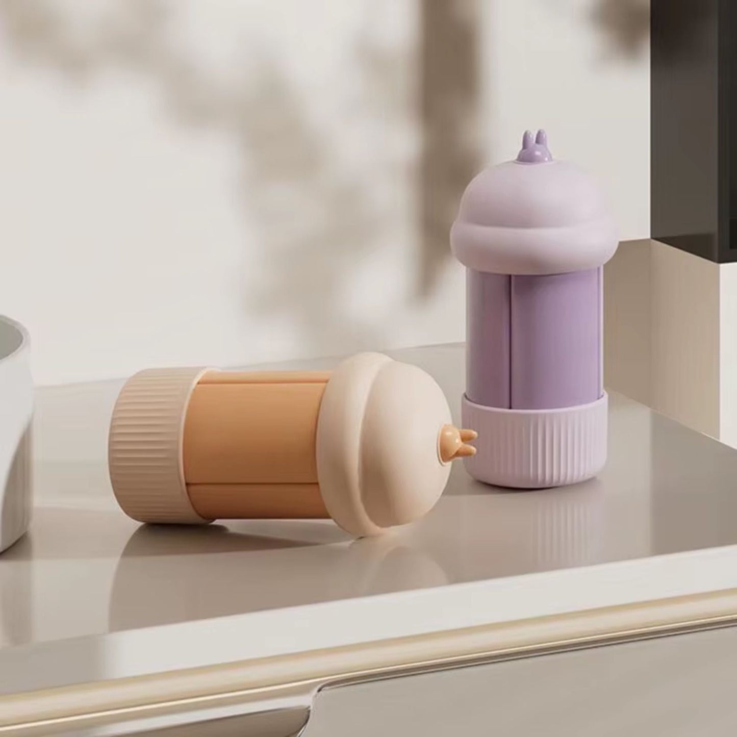 Leak-Proof Travel Bottles Keep Your Luggage Clean and Organized