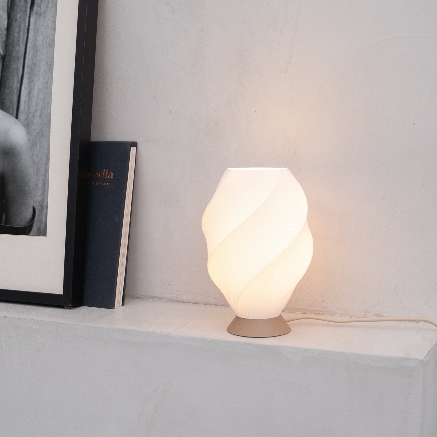 Modern Twisted Flare Table Lamp – Stylish Lighting Fixture