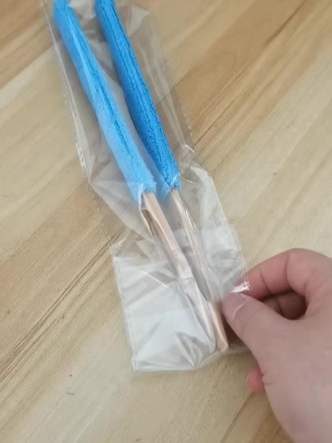 Leaf and Dust Remover - Effortlessly Cleans Without Scratching