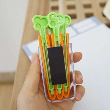 Set of 5 Fun Carrot-Shaped Food Sealing Clips