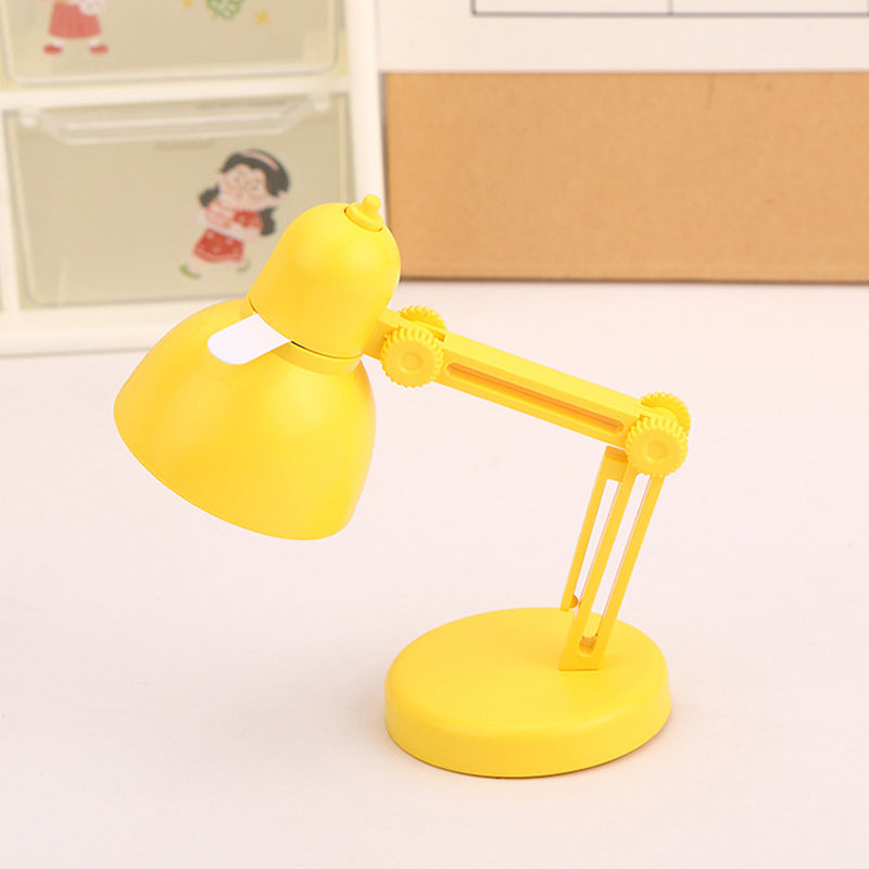 Compact Magnetic Desk Light for Cozy Evenings