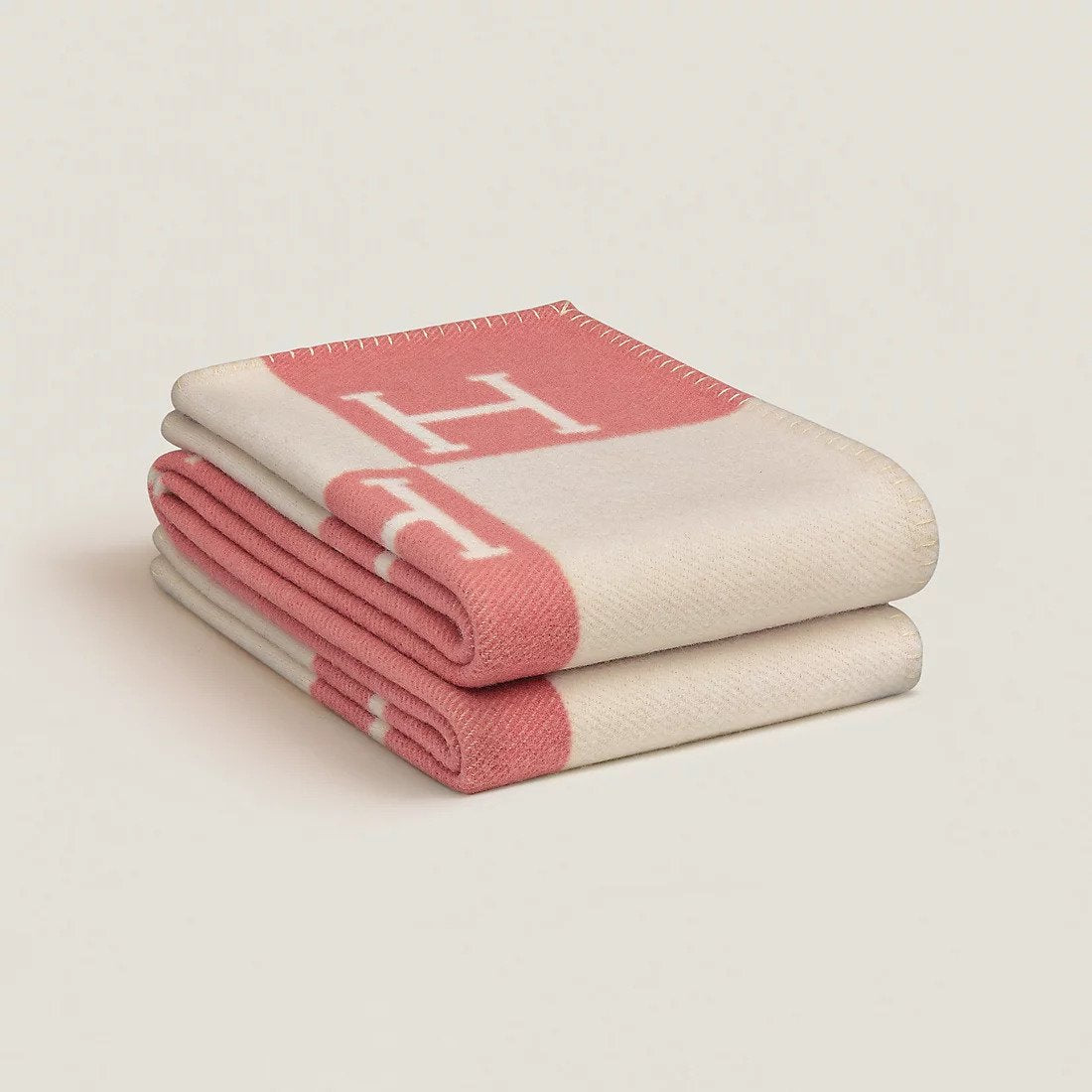 Elegant Isabelle Cashmere Blanket – Luxury Home Throw