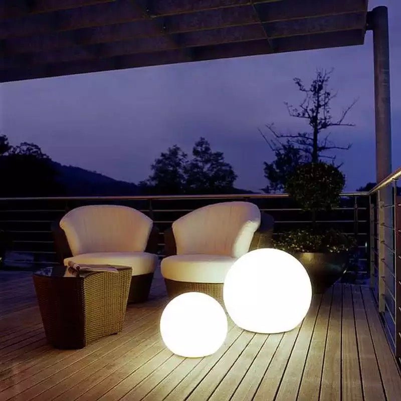 Smart Portable Garden Lamp - LED Globe Light with Color Change Feature