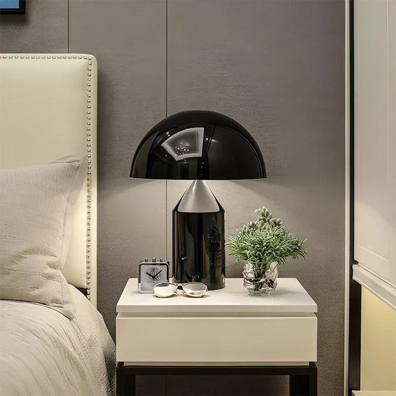 Artistic Metal Table Lamp – Contemporary Design for Stylish Illumination