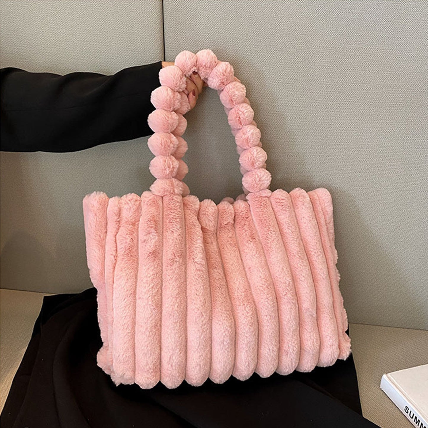 Plush Carry-All Bag for Ultimate Comfort on the Go