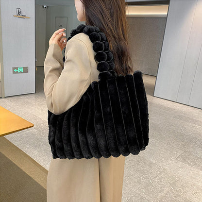 Plush Carry-All Bag for Ultimate Comfort on the Go