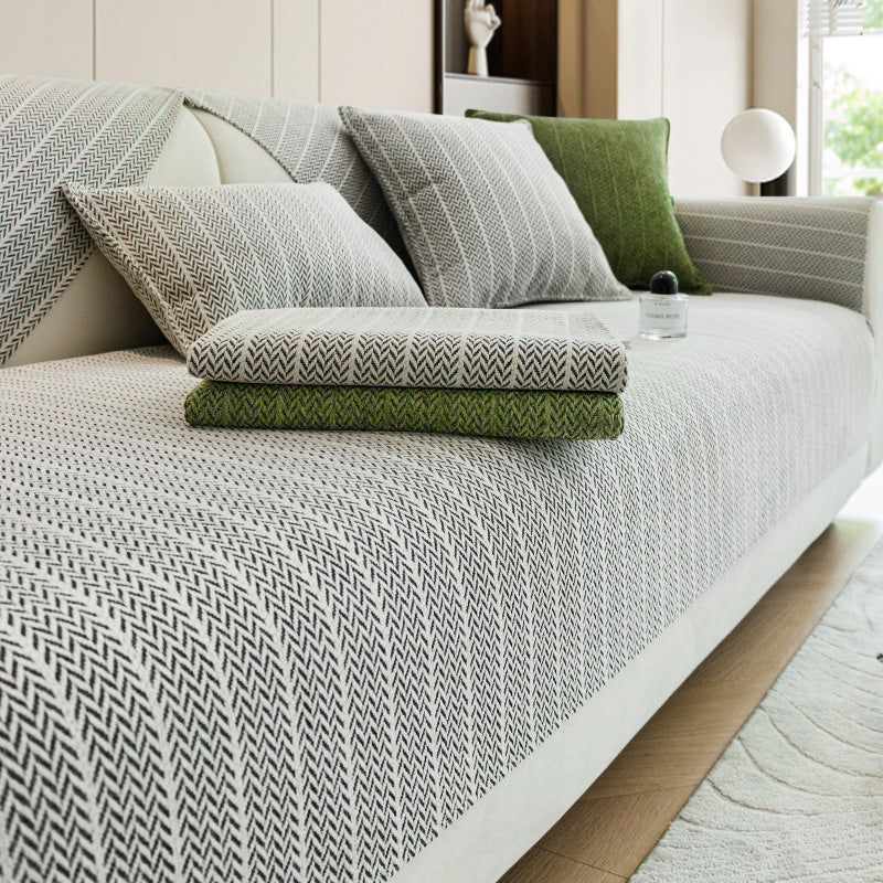Instant Protection for Your Sofa Against Scratches and Wear