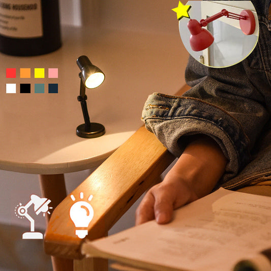 Compact Magnetic Desk Light for Cozy Evenings