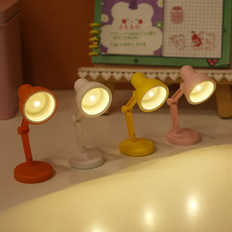 Compact Magnetic Desk Light for Cozy Evenings