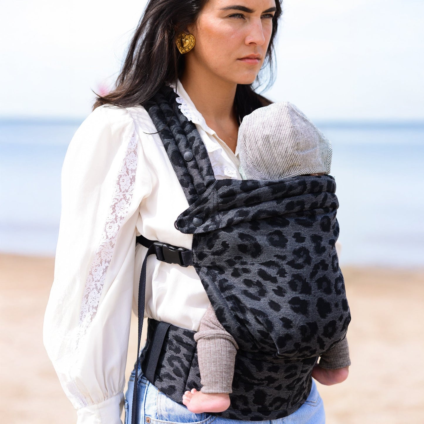 Versatile Baby Carrier for Ultimate Comfort and Mobility