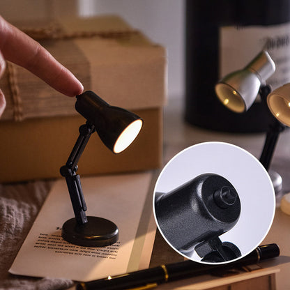 Compact Magnetic Desk Light for Cozy Evenings