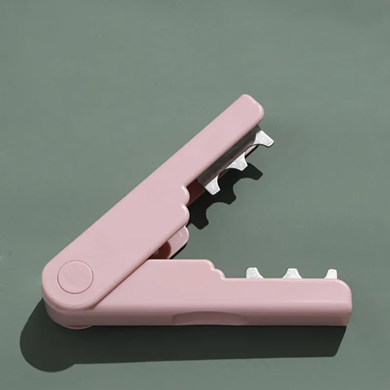 Effortless Thorn Removal Tool for Pain-Free Hand Use