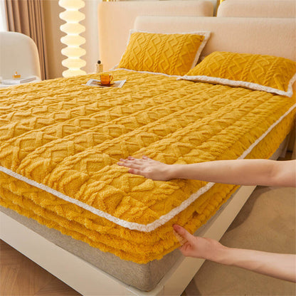 Washable Plush Fitted Mattress Protector