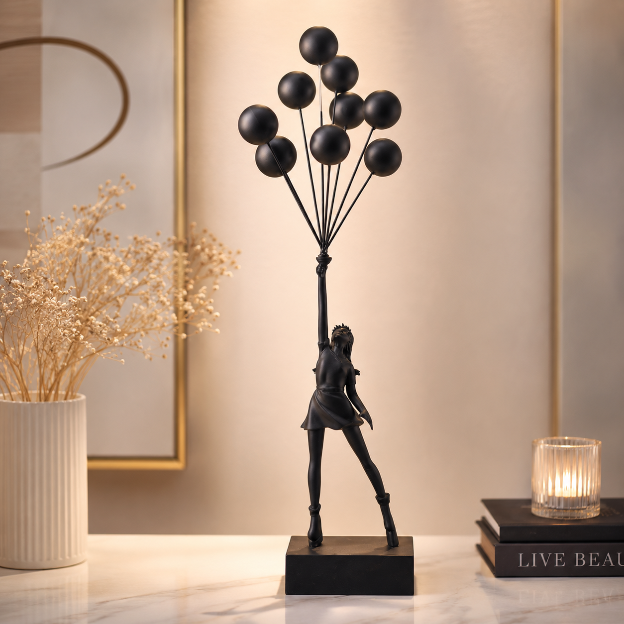 Contemporary Balloon Sculpture - Stylish Home Décor for Modern Spaces