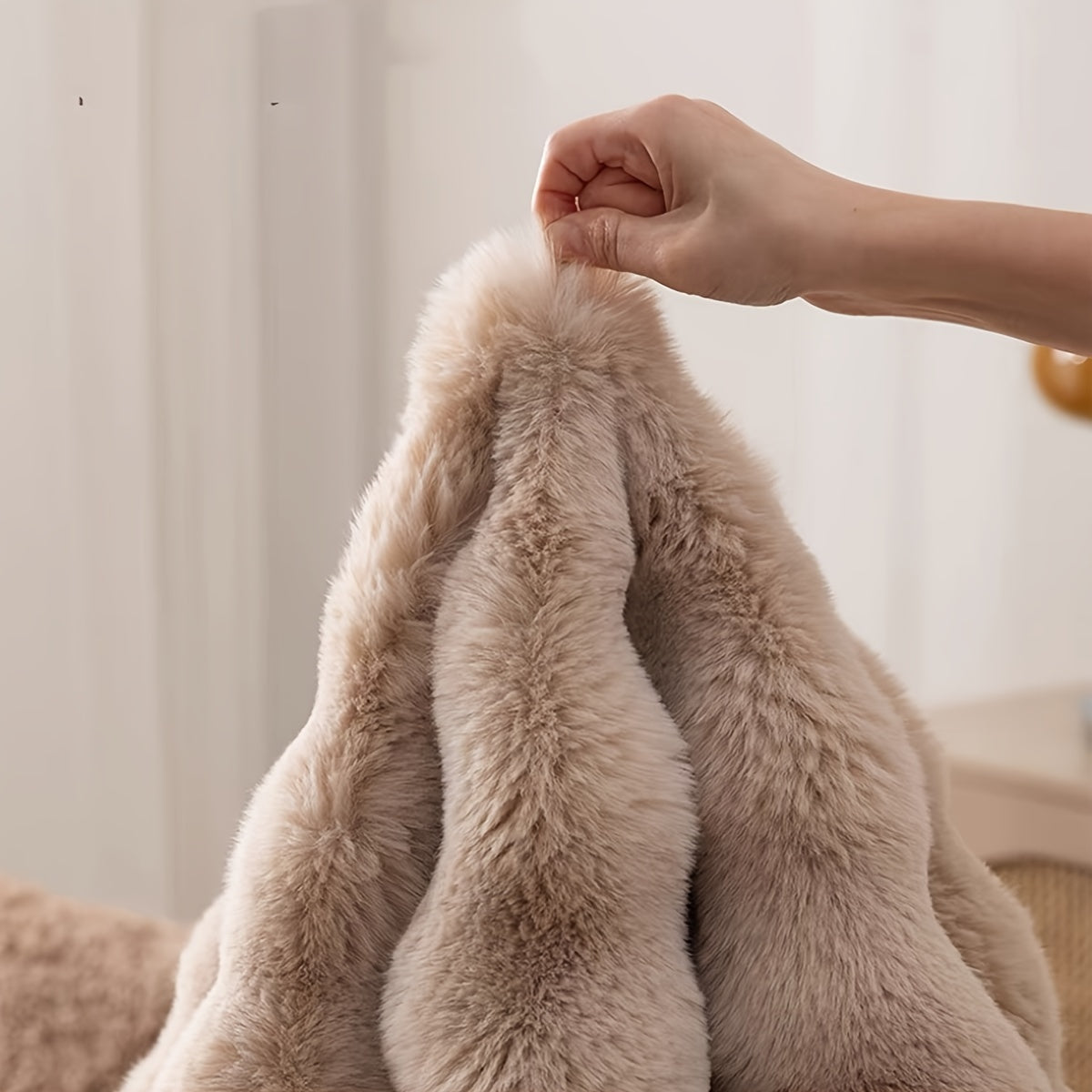 Soft Plush Circular Area Carpet - Fluffy Round Rug for Bedroom Decor
