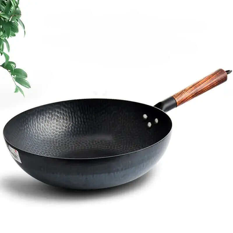 Handcrafted Iron Wok – High Quality with Wooden Lid