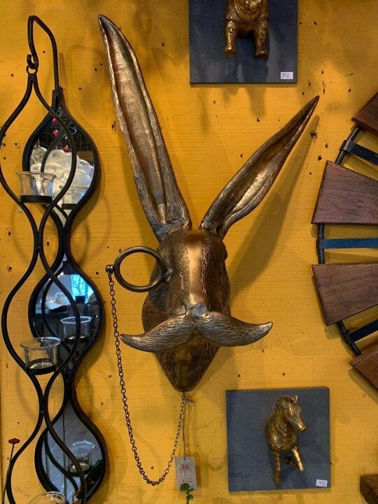 Hand-Painted Resin Animal Head Wall Decor – Playful Figurines