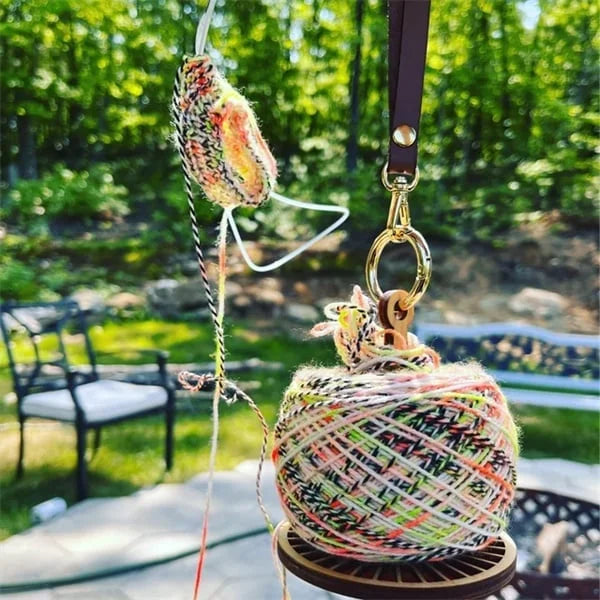Neat Threads and Hands-Free Everywhere with Wrist Yarn