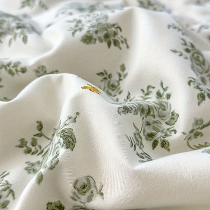 Lightweight Summer Quilt with Floral Design for Comfortable Sleep