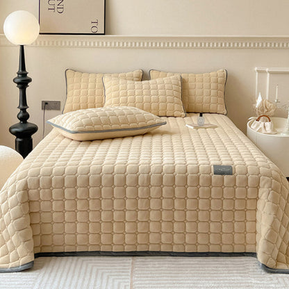 Soft and Elegant Bedspread with Modern Square Pattern