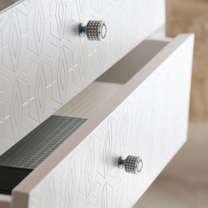 Home Decor for Elegance and Shine - Enhance Your Living Space!