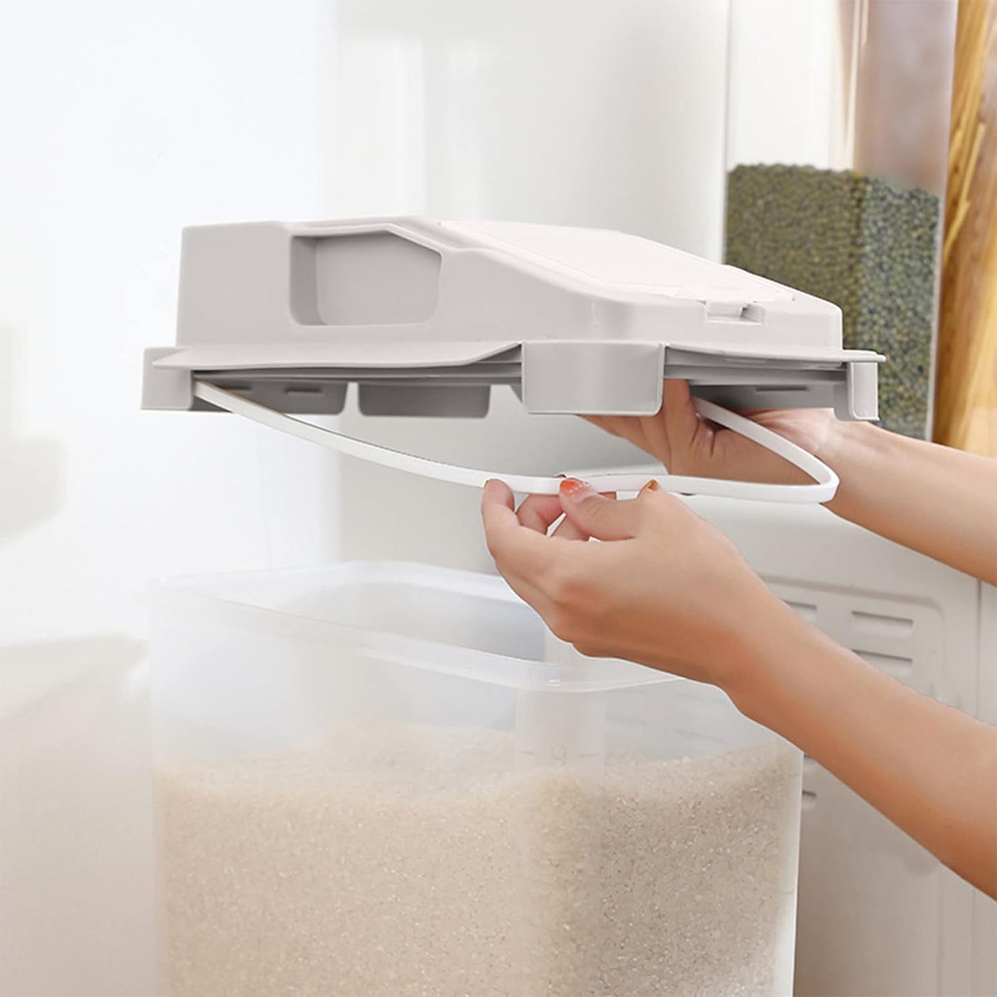 10Kg Food Storage Bin with Easy-Glide Wheels