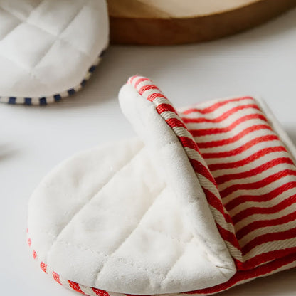 Elegant Striped Oven Mitts for Safe Cooking