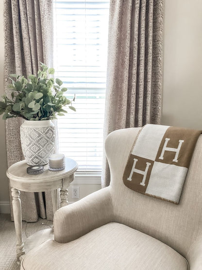 Elegant Isabelle Cashmere Blanket – Luxury Home Throw