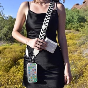 StyleMate - Versatile Phone Strap for Effortless Carrying