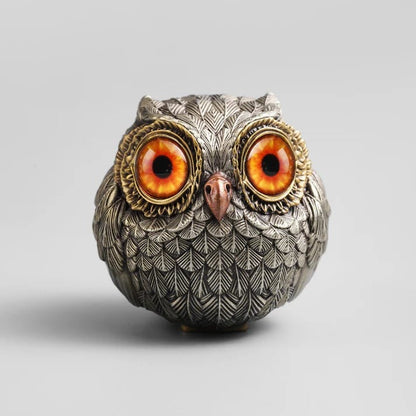 Guardian Owl: Stylish Card Protector and Table Decor